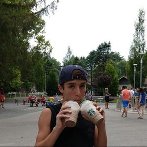 Meet your Posher, Hall